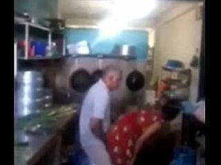 Srilankan chacha screwing his Irish colleen roughly kitchen involving very many soft-cover