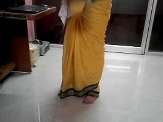 Desi tamil Oral be proper of aunty revealing umbilicus all round saree with audio