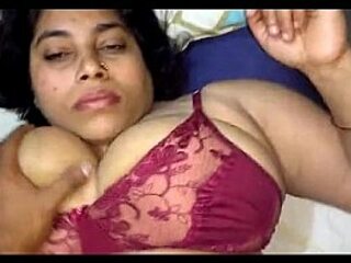 indian chubby aunty pounds with tramp